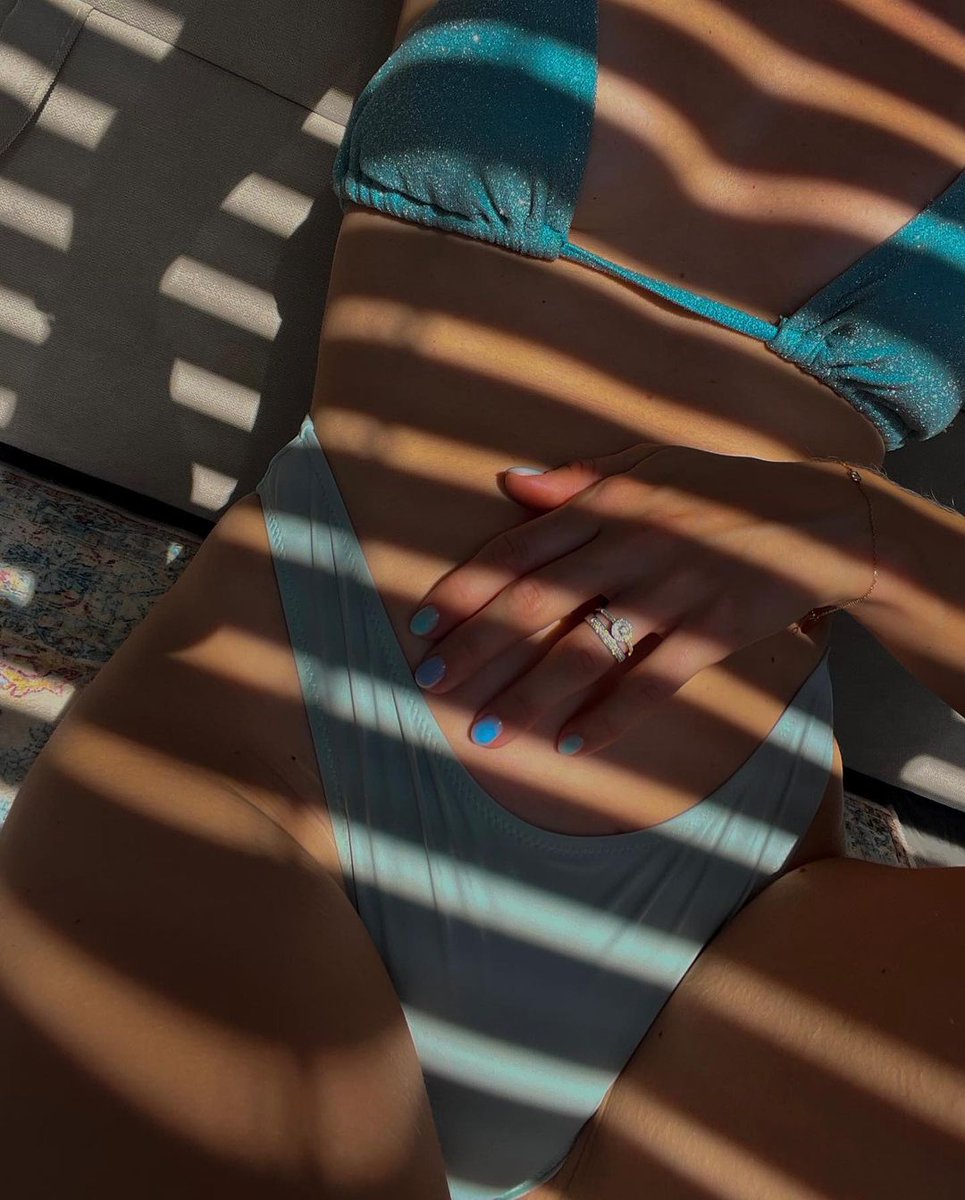 AXsunn1's tweet image. I have new bikiny for summer 💟