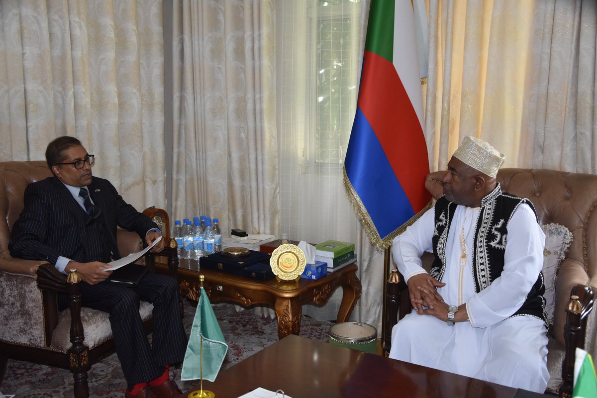 Today accompanied by the 3rd Secretary: Administration I had a wonderful meeting with HE President Azali Assoumani to inform him of my end of tour of duty to the Comoros 🇰🇲 on 31 March 2024. We took stock of where our relations have come in the last four years