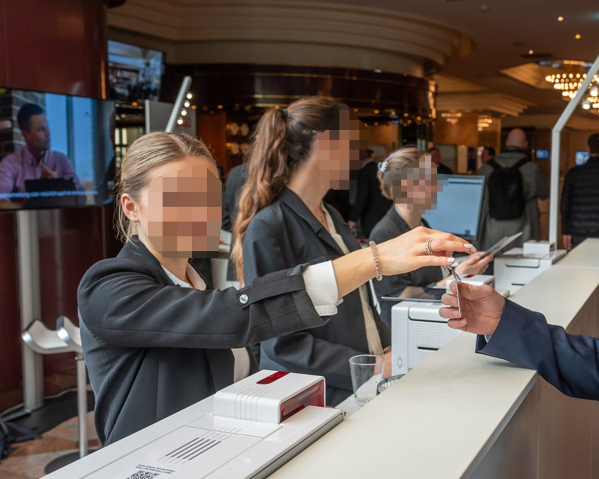 plazz_AG's tweet image. PARTNER 🤝
Bei einem kürzlich stattfindenden #Jahresauftakt eines Partners wurde unsere innovative #CheckInApp erfolgreich implementiert. Diese Wahl zeigt einmal mehr, wie #digitaleLösungen den Ablauf von #Veranstaltungen effizienter und benutzerfreundlicher gestalten können.