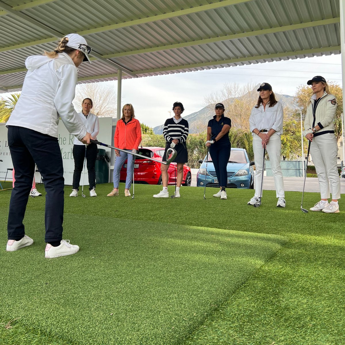 📌⛳️¿Quieres aprender a jugar al golf o potenciar tu juego? #TheRangeMarbella 📢lanza una oferta dirigida a todos los niveles. Las clases incluyen: • Video análisis • Plan de practica • Establecimiento de metas 📩info@therangemarbella.com ☎️608509113 ➡️short-url.uk/yHgh