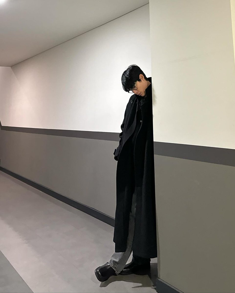 naturemood_'s tweet photo. #RyuJunYeol Instagram update🤭
still with his #Alienoidpart2 agenda😍 https://t.co/W0u7zit9ni