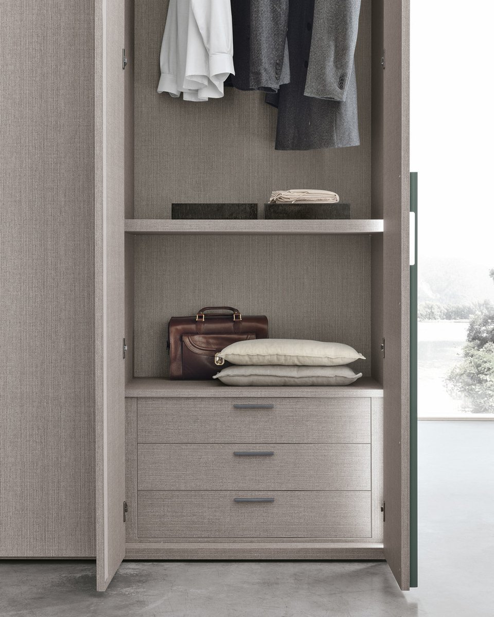 Design your dream closet with us, where every detail is tailored to your needs.

#ModernClosetDesign #armoire #InteriorDesign #closet #closetdesign #luxury #home #designer #interiordesign #solution #closets #walkincloset #organization #design #wardrobe #architecture