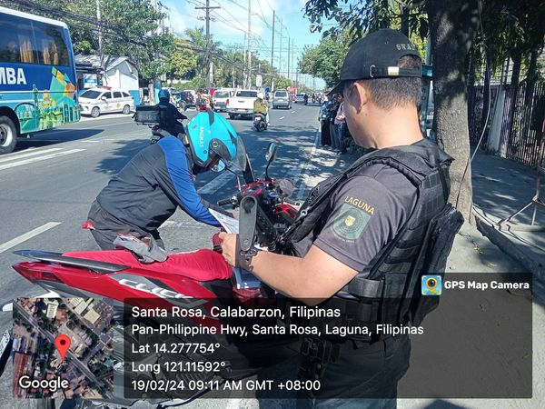 Starosa_Police's tweet photo. At about 9:00 AM of February 19, 2024, Mobile SR-06, Mobile SR-12, SWAT personnel of Sta Rosa CCPS under the supervision of PLTCOL DWIGHT F FONTE JR, Acting, Chief of Police, conducted Checkpoint at Roseville Subdivision Brgy. Dita, City of Santa Rosa, Laguna. https://t.co/w6zvQMVKjo