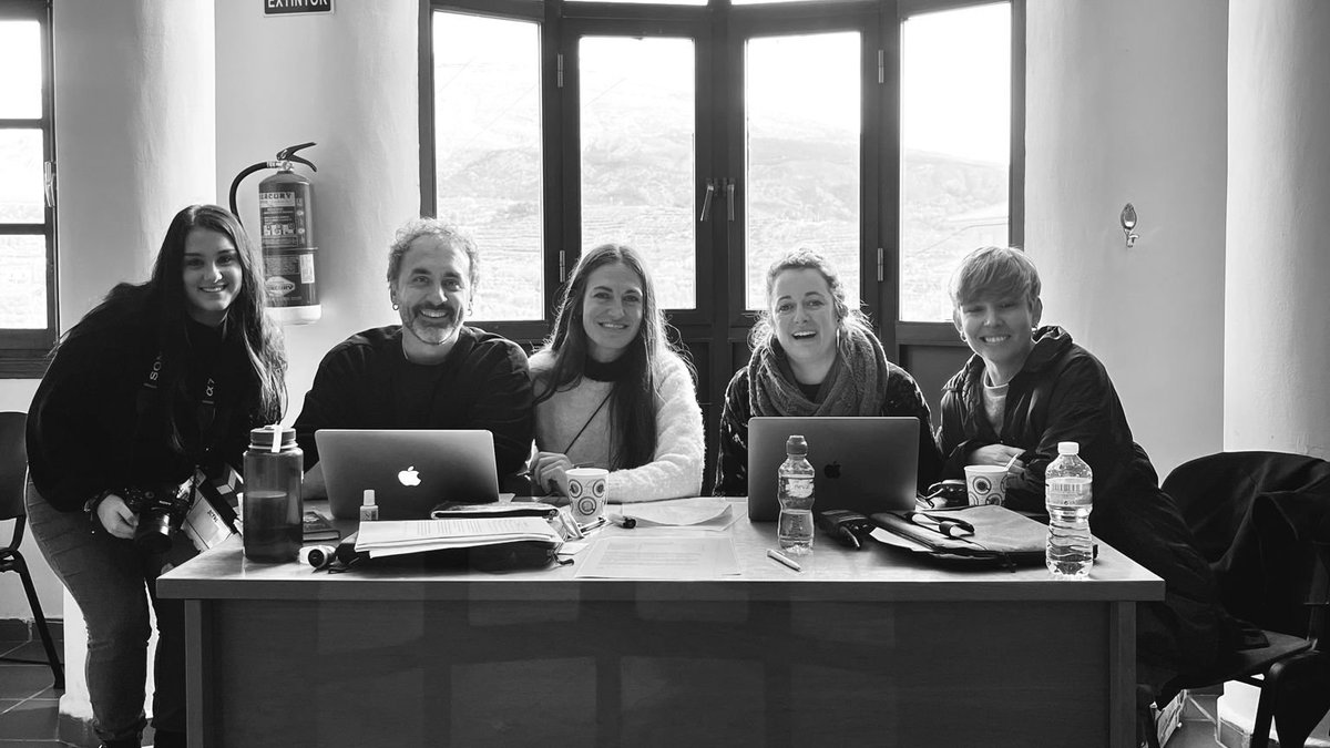 Casting✅
Nuestros socios y amigos de <a href="/InsulaSur/">Ínsula Sur</a> han seleccionado estos días a uno de los personajes protagonistas de su largo "Tú duro, yo tiempo", que se rodará este verano en El Valle. Se han presentado más de 100 candidatos.🎬💚 #Granadaescenariodecine