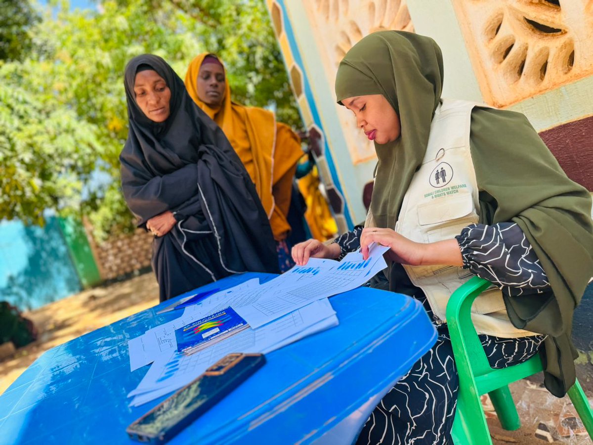 ScwrwS's tweet photo. @ScwrwS distributed dignity kits to adolescent girls and care-givers in IDP sites supported by @shf_somalia These kits provided essential hygiene items, promoting dignity in challenging circumstances.
#HumanitarianAid #SupportingWellBeing https://t.co/FiTnYoIZGF