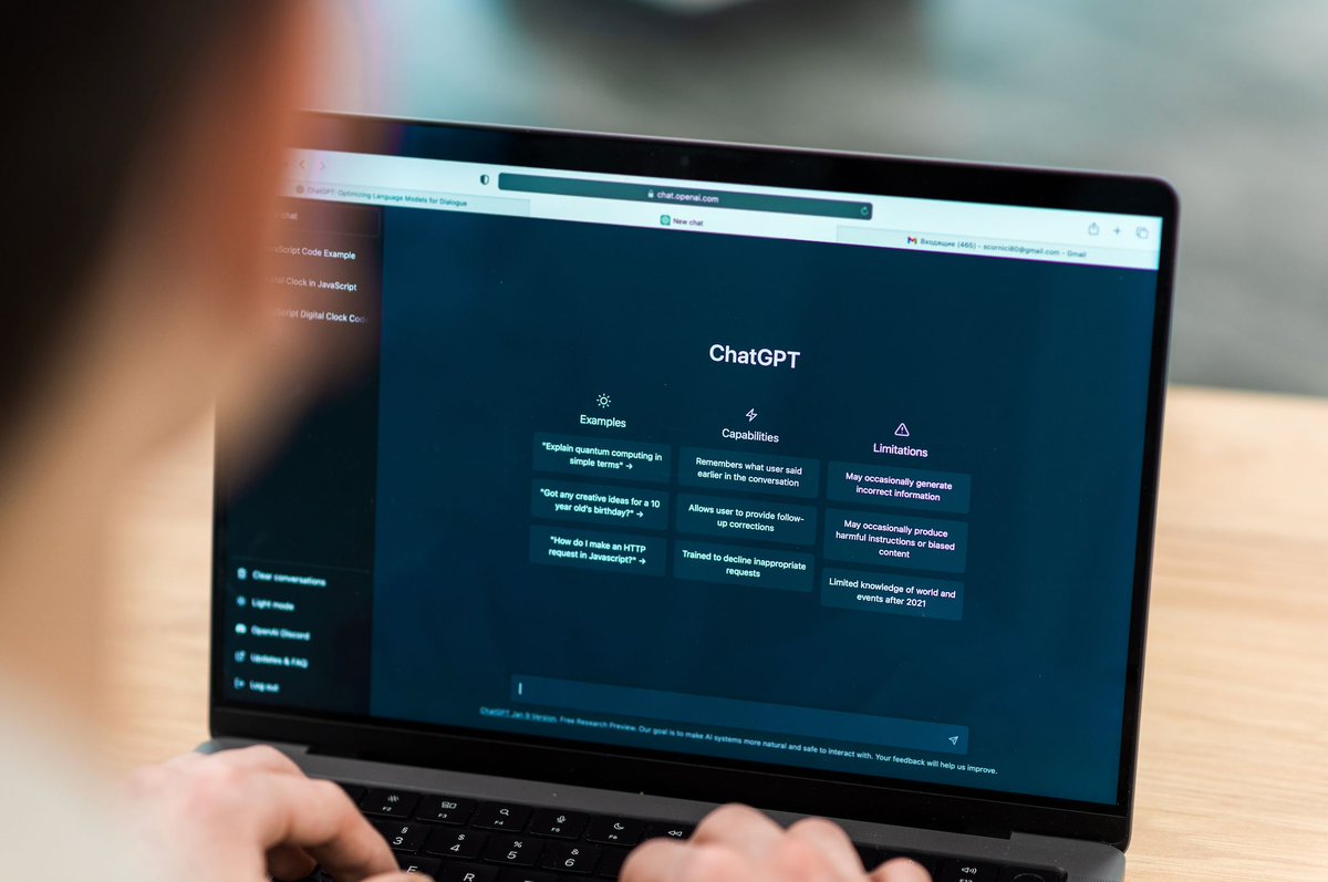 DroppeHQ's tweet image. Still relying on outdated and manual procurement methods? Embracing AI will help you streamline your workflow. Dive into the benefits of AI in procurement and discover all the best practices to incorporate it into your processes - link in the comments 👇