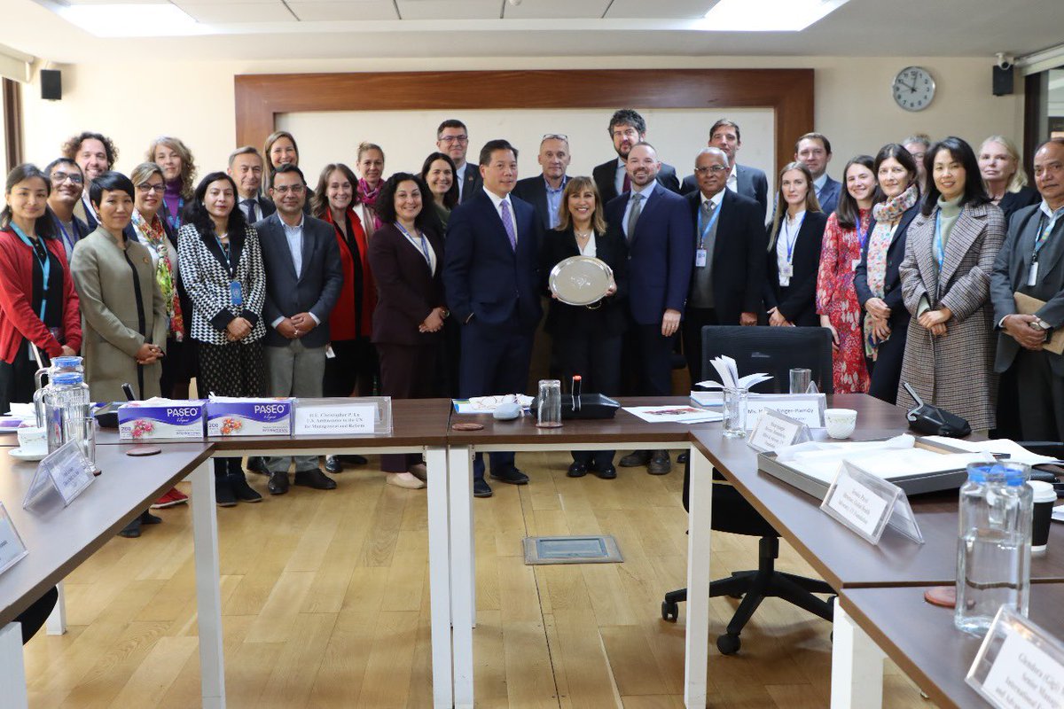 Delighted to host US Senate Delegation, HE Amb @ChrisLu44 of @USUN & @unfoundation reps in🇳🇵Imp discussion with @UN_Nepal team on the implementation of #UNReform & impact of our work to support #LDCGraduation #Climate #Governance #SocialProtection #YouthEmployment #GenderEquality