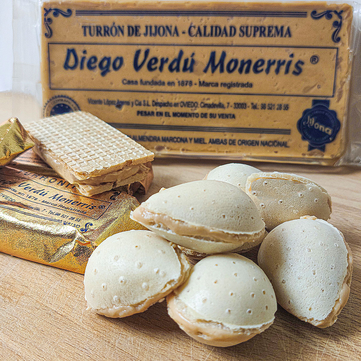 Unas almendras rellenas, unos turronitos o turrón deJijona, cualquira de ellos hace que el día sea aún mejor!! 
No te quedes sin tu doses diaria de nuestros dulces con turrón...
#DiegoVerdú1878 #oviedo #heladosdiegoverdú #elVerdúOriginal #helados #turrones #heladodeturrón
