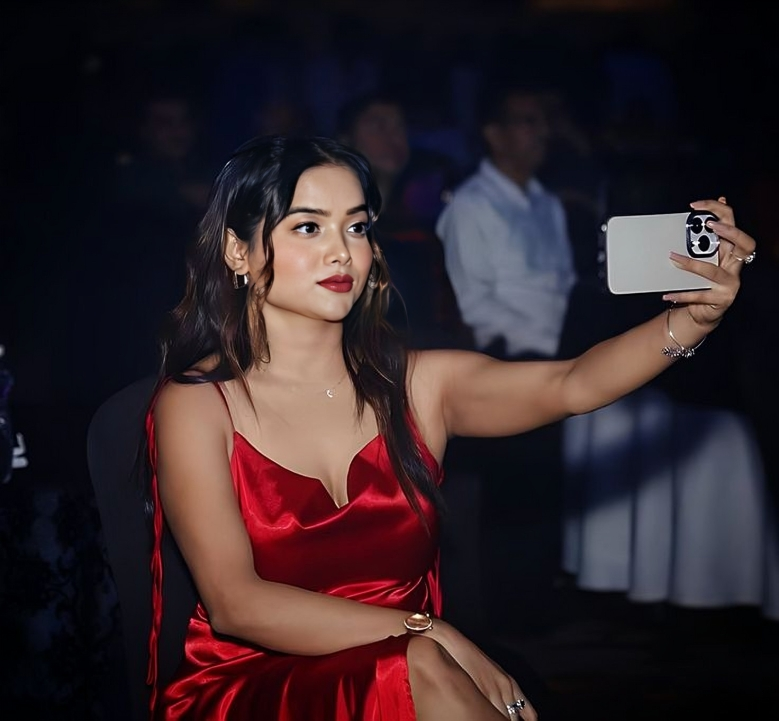 TringIndia's tweet photo. In a room full of people, I'd still have eyes for you🤍

#ManishaRani #ManishaRanilnJDJ11 https://t.co/m6mD28fWkY