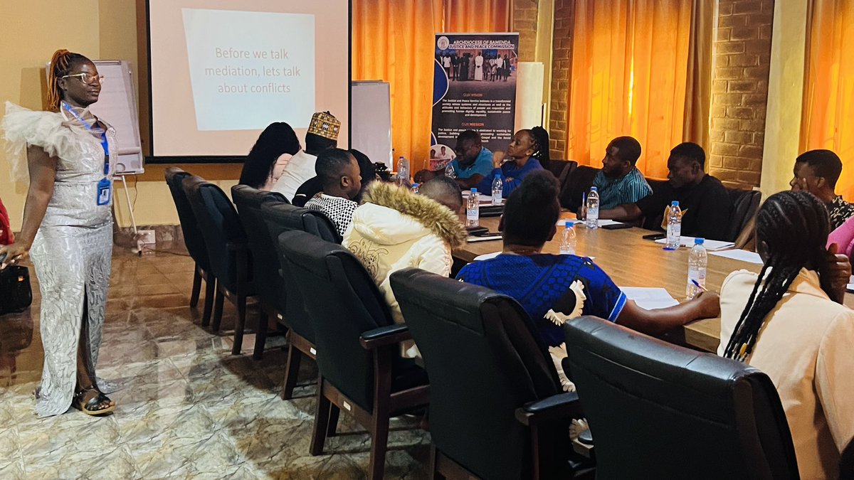 jps_bda's tweet photo. @jps_bda trains youth on faith-based mediation. Given the current context in the Northwest and Southwest Region of Cameroon, there is need for people of faith to take part in mediating conflicts. @LauraTufon @FajongA @MaliMarthaNoel2 @AgborNkonghoF @RefugeesCmr https://t.co/VBLrvGeJTE