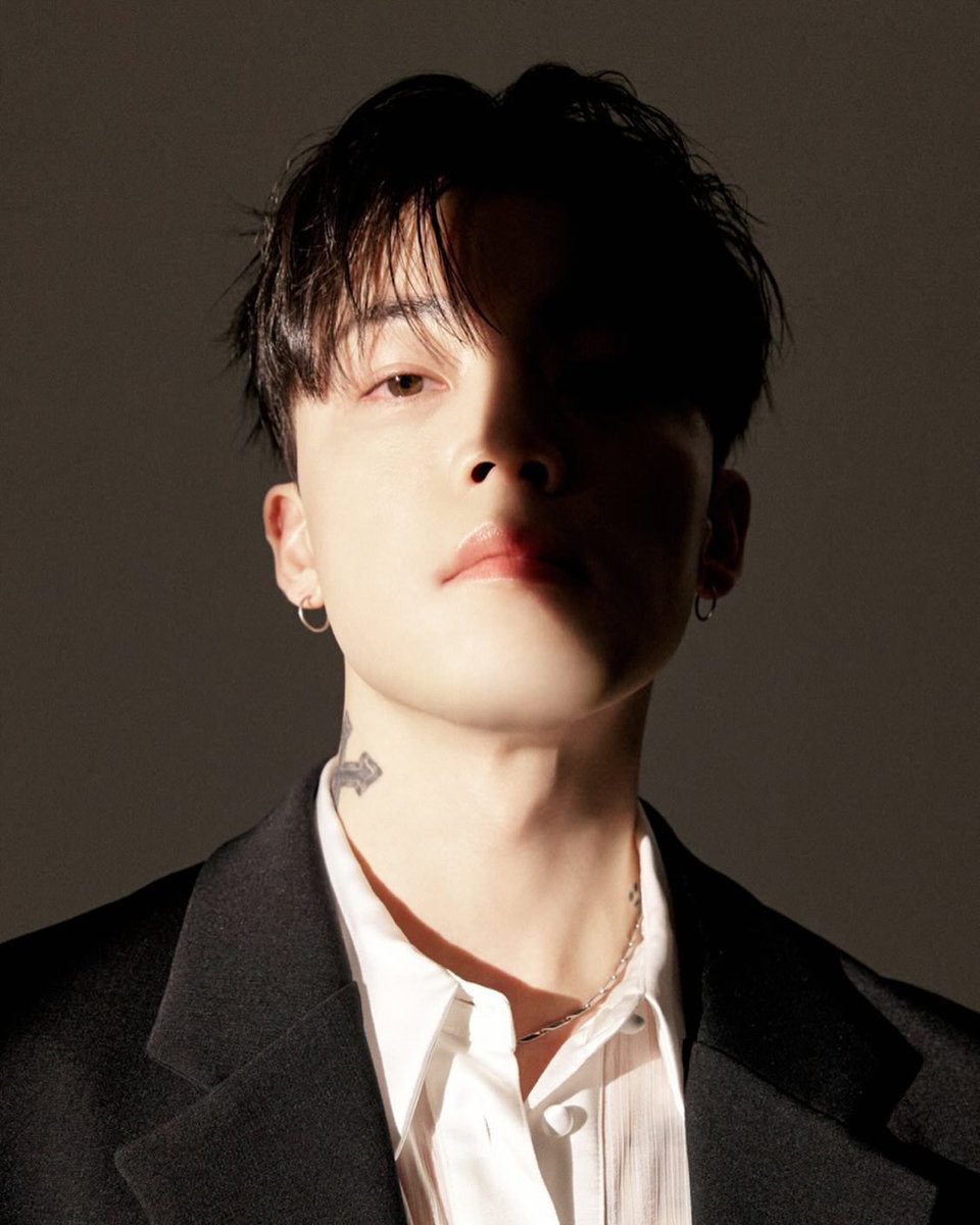 얼굴이 반쪽만 보인다는 게 이렇게 좋은 일이엿군아... 너무 예뻐요.....