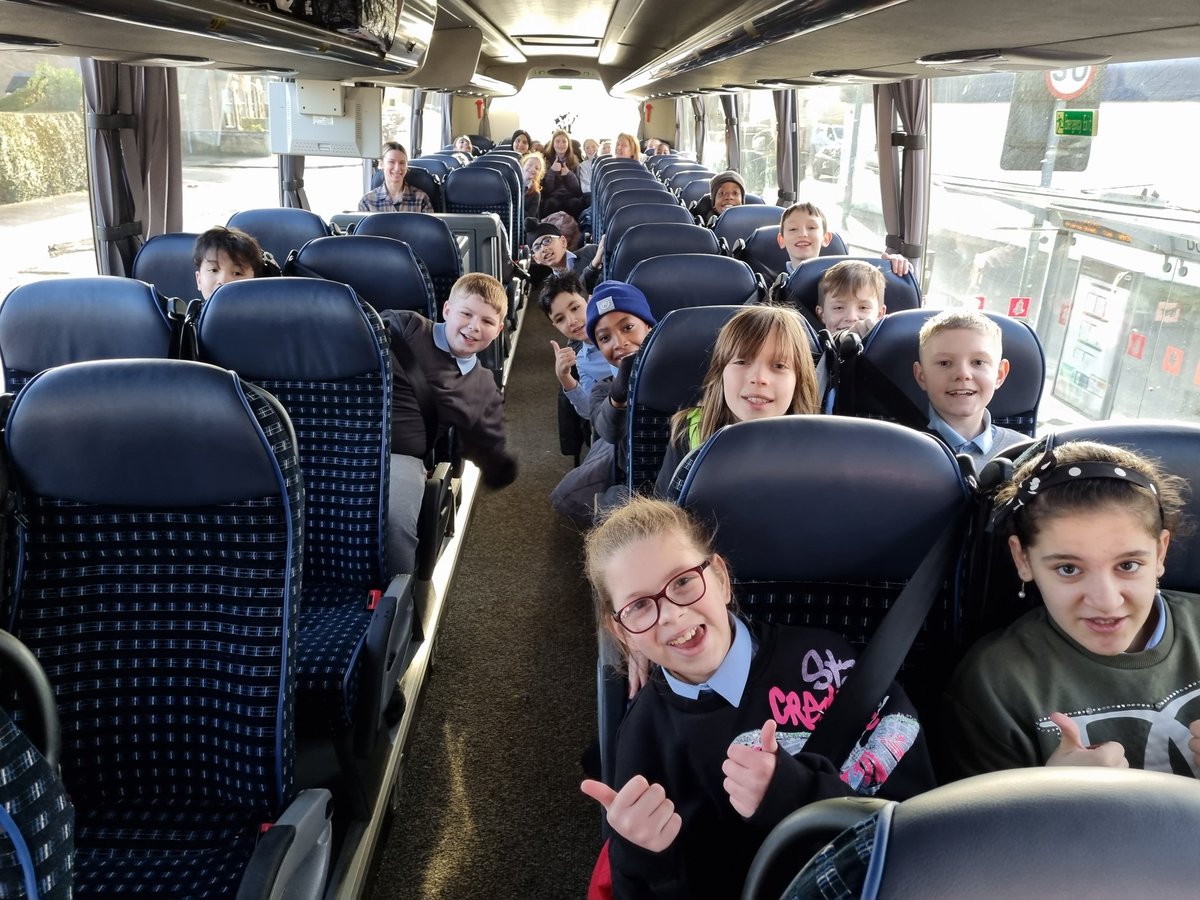 learn_with_MrsS's tweet photo. Stirling Castle - here we come! 🏰 
@stpaulwhiteinch https://t.co/LqgfkGnlQx