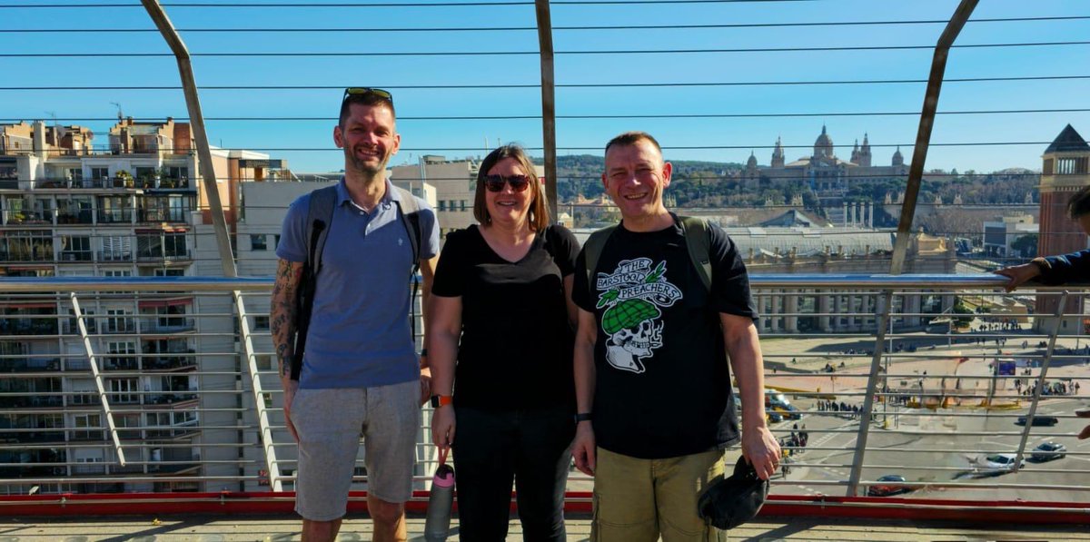 PingleMaths's tweet photo. Another great day out in Barcelona, click of our amazing team too @deferrerstrust @PingleAcademy https://t.co/Zd8p2TpgFu