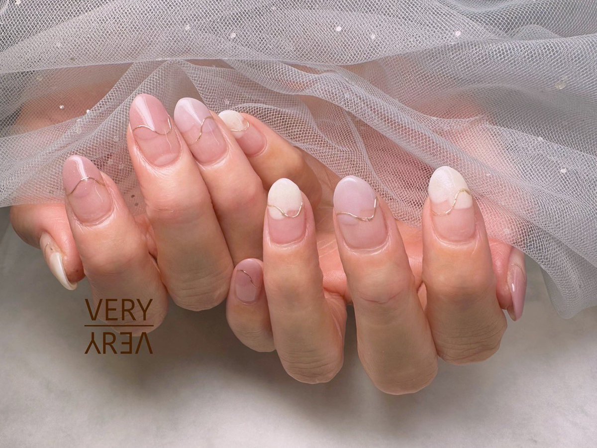 nail_very2's tweet photo. #曲線アート
#ミラーアート

#札幌 #ネイル #札幌ネイルサロン #ネイルサロンベリーベリー #ネイルサロンveryvery #大通りネイルサロン #定額ネイルサロン #大人可愛いネイル #大人女子ネイル #上品ネイル #可愛いネイル #大人ガーリーネイル #ラインアートネイル #ゆめかわネイル https://t.co/Vnyn8X8lJZ