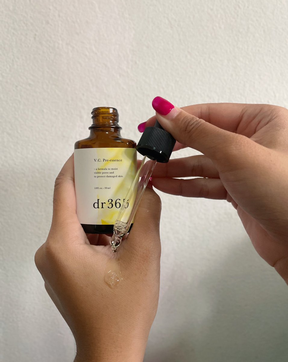 chanaporn_so's tweet photo. ทุกคนนนมาลองตัวนี้กัน ตัวช่วยผิวมีสิวและรูขุมขนกว้าง dr365 V.C. Pre-Essence ใช้ลงเป็นตัวแรกหลังล้างหน้า ช่วยฟื้นฟูผิวที่โดนทำร้ายจากแสงแดดและรอยสิวด้วยวิตามินซีเข้มข้น🍋 และ CICA ออยลองแล้วรูขุมขนดูเล็กลง จุดด่างดำดูจางลงจริง ดีบอกต่องับบ💛
#dr365 #รูขุมขนใหญ่เรื่องเล็ก https://t.co/QADFjNmiCW