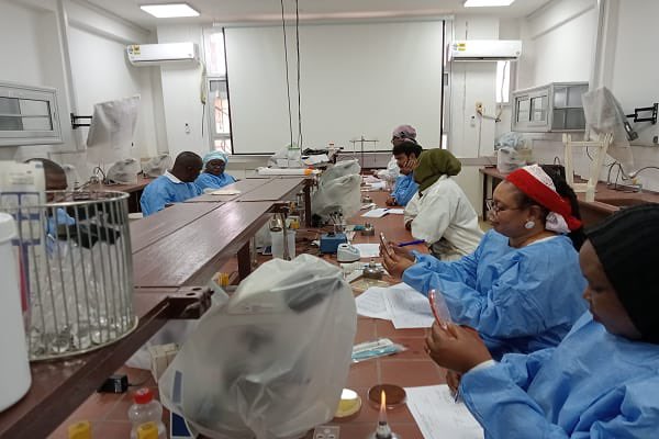 .@au_ibar & EISMV collaborated on a rigorous training program on #AMR surveillance & lab techniques. Over 5 days, 10 professionals from 10 nations enhanced their skills to address antimicrobial resistance. Together, we can combat #AMR! 🔬 Read more: shorturl.at/iHMY6