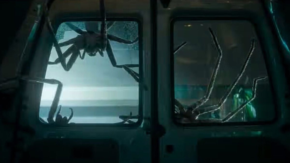 Hier soir j’ai vu Vermines, de Sébastien Vaniček et honnêtement c’était une bonne surprise! J’ai trouvé le film vraiment cool et assez bien ficelé. C’est un huit clos dans un immeuble, qui dresse le portrait d’une jeunesse de quartier, contre une invasion d’araignées exotiques.⬇️