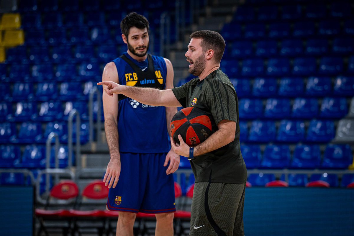 Cap de setmana de Copes del Rei al centre. El nostre investigador <a href="/aitor1095/">Aitor Piedra</a> a Malaga, participà com a staff del <a href="/FCBbasket/">Barça Basket</a> en la seva primera final. L’Aitor és readaptador de la primera plantilla del club aquesta temporada