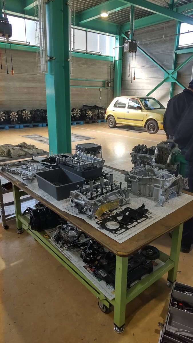 TIST_Automobile's tweet photo. 自動車整備工学科一年生の実習作業😆バイクの分解整備とエンジン分解整備を楽しく勉強しています👍✨
#筑波研究学園専門学校　#整備士国家資格　#自動車整備大学校　#自動車整備　#自動車整備専門学校　#板金　#塗装　#自動車修理　#自動車整備士　#国家資格整備士　#メカニック　#tist https://t.co/YdPWvmdOFq