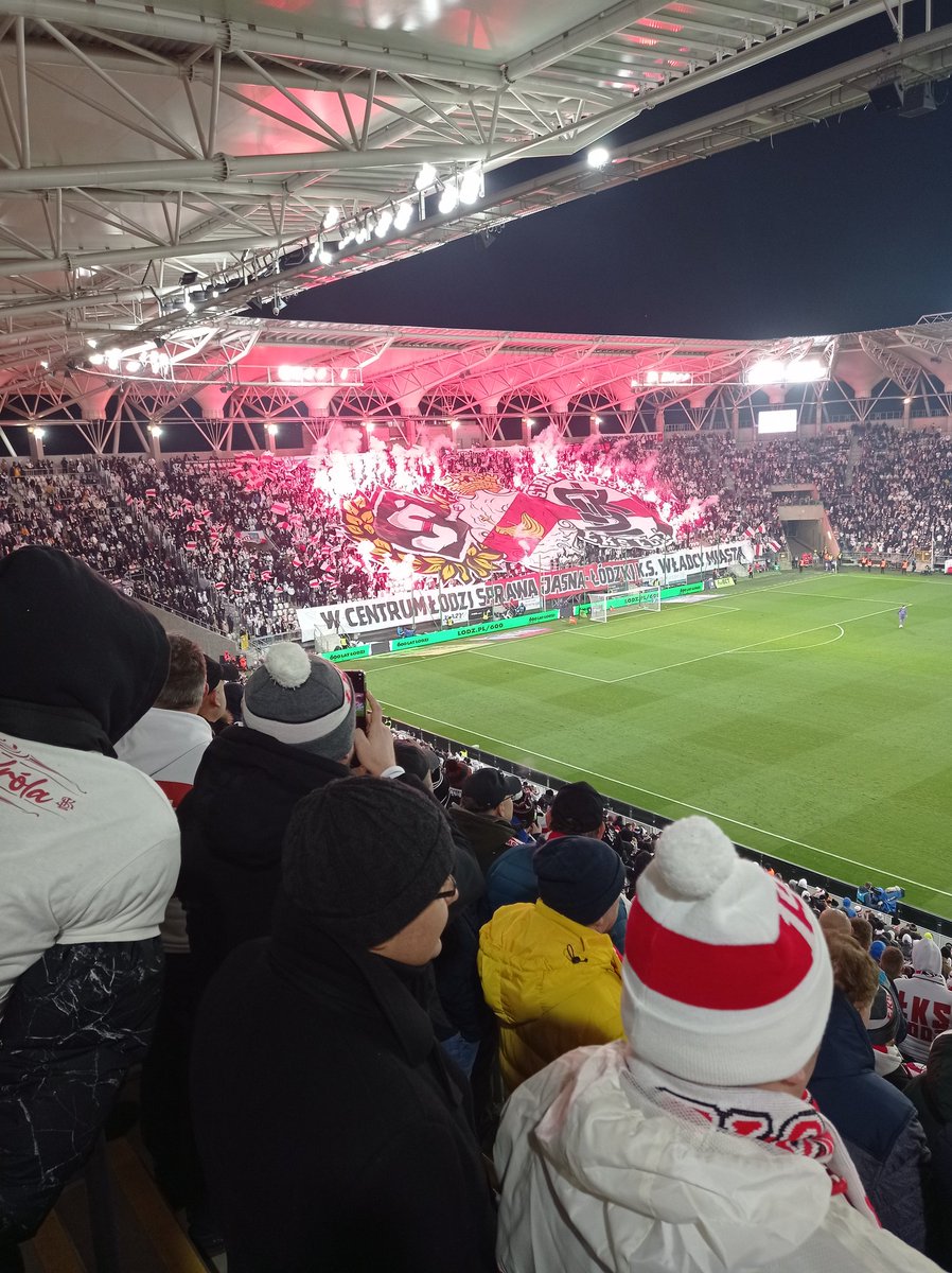 Figa1908's tweet image. Ludziska ŁKS to my a nie jacyś pseudo piłkarzyki bez Honoru !!! Głowa do góry był będzie jest Łódzki ŁKS⚪🔴⚪