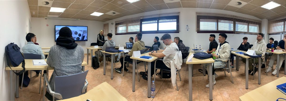 ASINEM_IB's tweet photo. CURSO de INSTALADOR BÁSICO DE INSTALACIONES FOTOVOLTAICAS de 150 horas en colaboración con la CAMBRA DE COMERÇ DE MALLORCA. Si su empresa está interesada en contratar nuevos empleados, le solicitamos que nos envíe un correo electrónico a comunicacion@asinem.net https://t.co/DHhu4mLA3f
