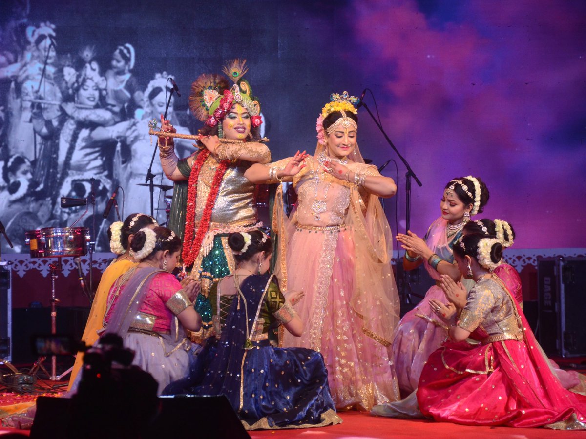 geetanjaliskc's tweet photo. Inauguration Taj Mahotsav 2024
Thank you Agra for all your love & support. Also My heartfelt thanks all who came specially to watch my performance performance. 🎭
#tajmahotsav #agra #agranews #Facebookstatus #postoftheday2024 #PERFORMANCE #artist #tajmahal #ArtisticJourney #artistlife #poster #yogi #NarendraModi