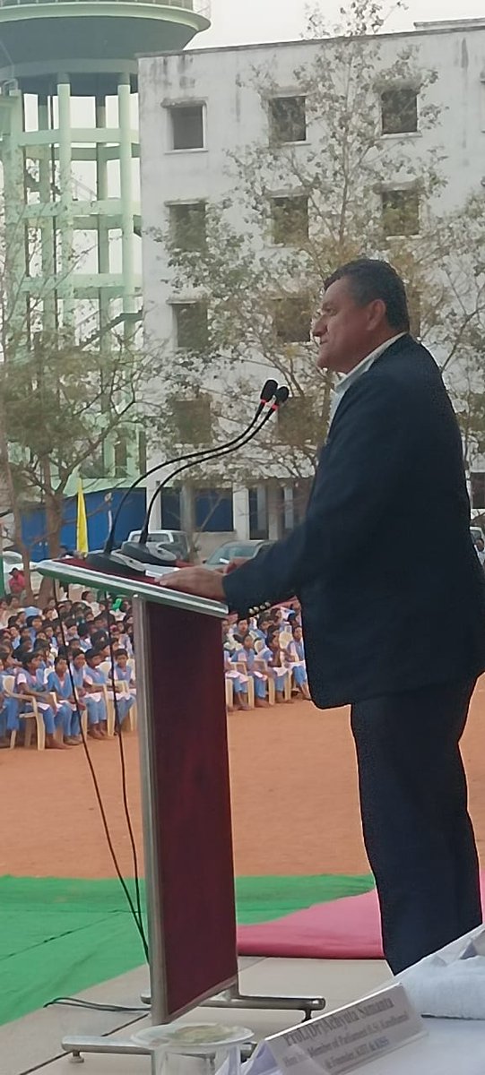 iccr_hq's tweet photo. On February 16th, the former VP of Guatemala, H.E. Mr. César Guillermo Castillo Reyes, paid a visit to @KIITUniversity, where he was warmly welcomed by Hon'ble MP, Prof. @achyuta_samanta.Addressing a crowd of 40,000 students at @kissfoundation, he shared insights &amp; perspectives. https://t.co/ZHrNAwDPzJ