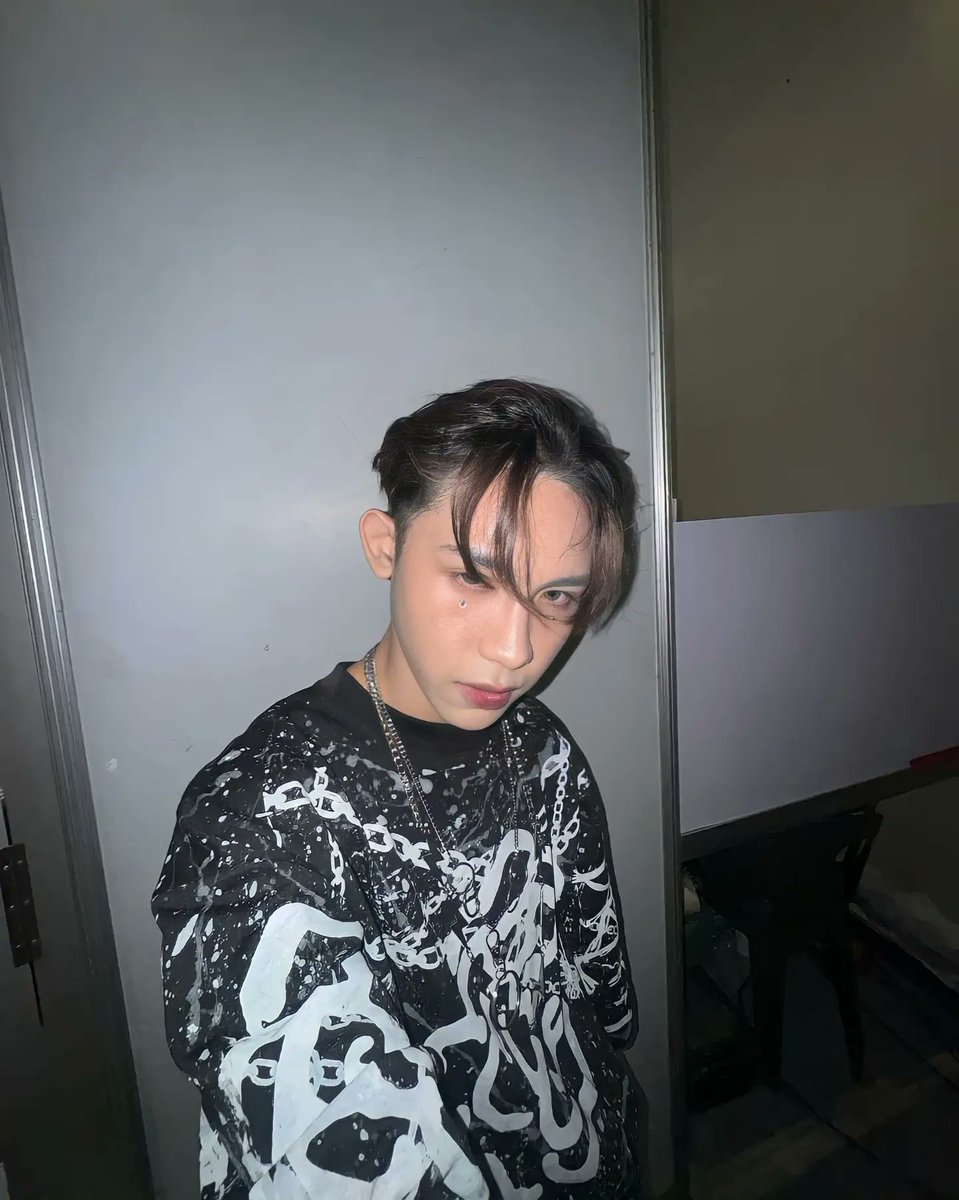 hryuuii's tweet photo. Fantopia 2024!
Thank you po sa lahat ng pumunta to watch our performance! 🖤
Congrats din sa winners nung competion from all categories!
📍Megamall Hall
📆 02.18.24
👕 Knaxel Salibio/@_knaxel_
#NEO_PH #NEO_RYU #CelebrityStudioArtist
#Fantopia2024 #Makeitlive https://t.co/Q3rLHGR7EZ