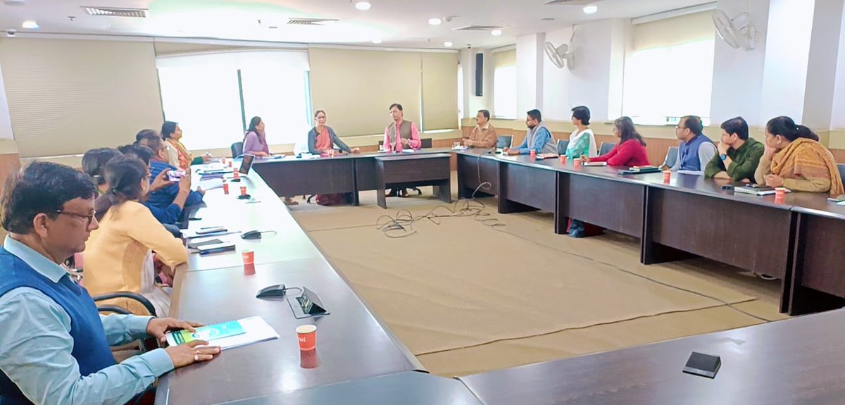 WCDBihar's tweet photo. प्रबंध निदेशक @BandanaPreyashi , महिला एवं बाल विकास निगम की अध्यक्षता में माहवारी स्वच्छता प्रबंधन नीति एवं योजना तैयार करने के उद्देश्य से आठ विभागों के साथ अंतर्विभागीय बैठक का आयोजन किया गया।
@DoSWBihar 
@IPRD_Bihar 
@IcdsDirectorate https://t.co/T4sHDS8s6x