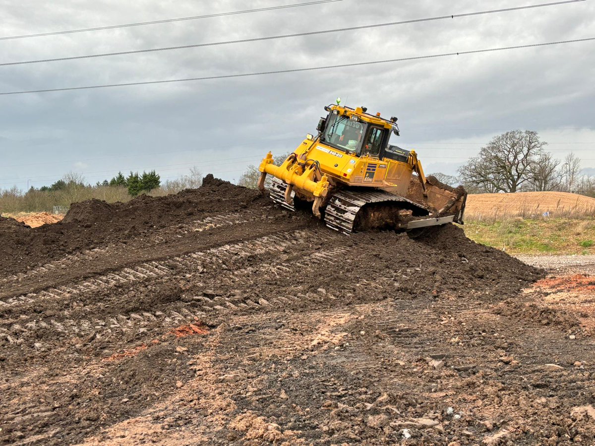 RichieC27's tweet photo. Sealing up with the @MarubeniKomatsu 65!! https://t.co/G5EznGX9mr