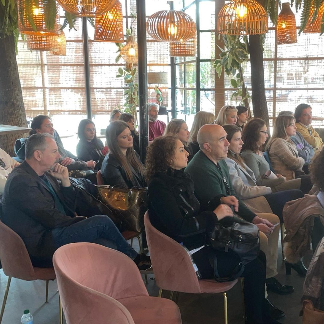 InmoBarin's tweet image. ¡Mañana de aprendizaje con el equipo Barin! 📚
El otro día estuvimos de formación, aumentado nuestros conocimiento en el ámbito fiscal y financiero. 
Seguimos creciendo como profesionales para darte siempre el mejor servicio.🤝
#EquipoBarin #AprendizajeEnEquipo #CompromisoTotal