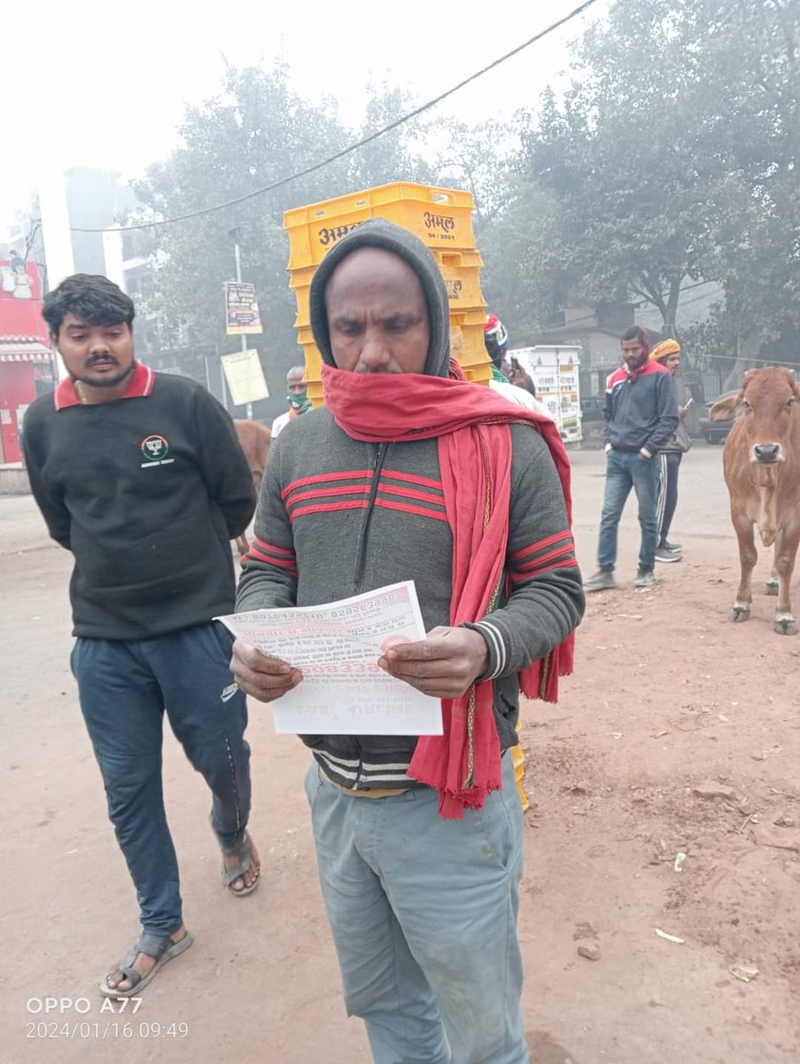 LabourlineDelhi's tweet photo. Awareness Campaign of India Labourline among the construction workers at Raghubeer Nagar Labour Chowk Delhi. https://t.co/hy9GUdg2mr