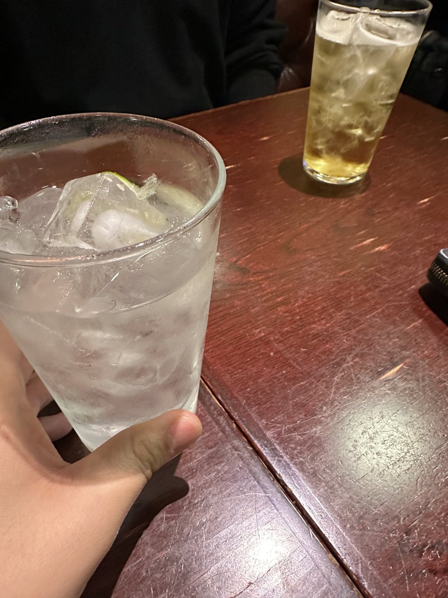 kanazawa_you's tweet photo. 寺子屋受講生と飲み。
裏・金沢容クラブに入ってから、肌艶が良くなり寝起きがよいとのこと。
仕事以外にも美容効果あり。 https://t.co/sMUR083P50