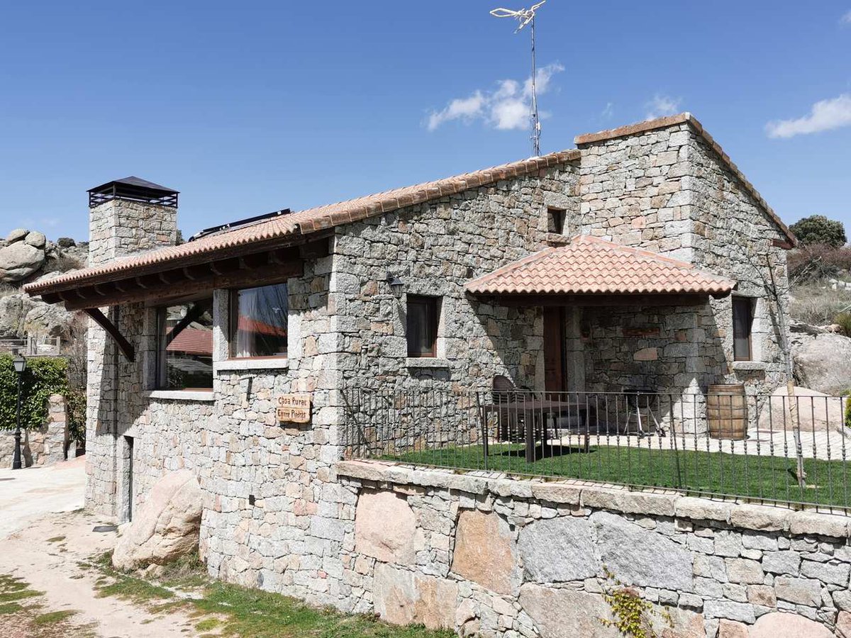 FotoAlquilercom's tweet photo. #Ávila ❤️ Bonita #CasaRural para 6 personas, con barbacoa, jardín y #piscinaprivada a 1 hora de Madrid. #Admitemascotas 💚🐶
A 12 Km. Ávila y a 1 hora de Madrid, Salamanca, Segovia y Toledo.
https://t.co/HJXZHstbhY
#AvilaCasaPiscina #AvilaAdmiteMascotas #Fotoalquiler #Fotorural https://t.co/RP96pCcWj5