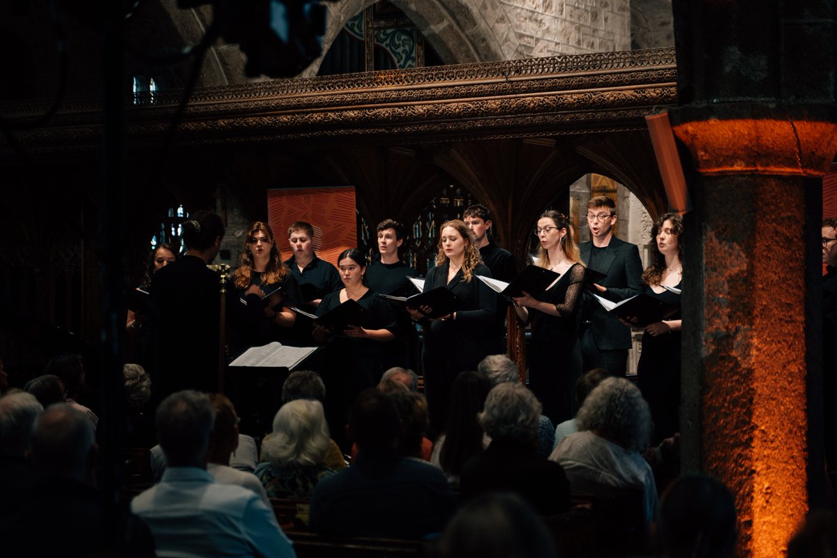 #ICYMI - 2024 Festival dates are live! 👉WhiddonAutumnFestival.co.uk - sign up for our mailing list to hear first when the programme is announced. 📸 #WAF2023 final concert w/ Come&Sing choir, @CorvusConsort, Festival String Quartet, @harrybakermusic & @nathanjdearden.