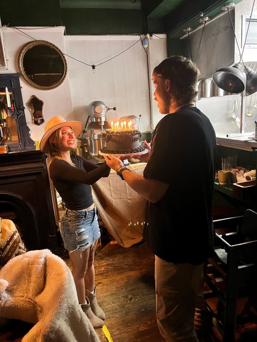 My handsome boyfriend turned 30 💪🏽⭐️ https://t.co/eGVR7Xslep<a href="/tag/spicegirls"class="tags"><span>&#35;spicegirls</span></a><a href="/tag/spicegirlstribute"class="tags"><span>&#35;spicegirlstribute</span></a>