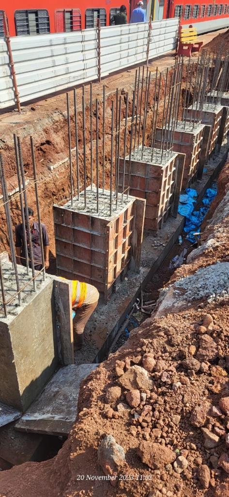 SCRailwayIndia's tweet photo. #SCRInfraUpdates #BIDAR Railway station -Development works in progress, #NayaBharatNayastation. Station will feature modern facilities and improve passenger amenities https://t.co/VL0MUi0t0t