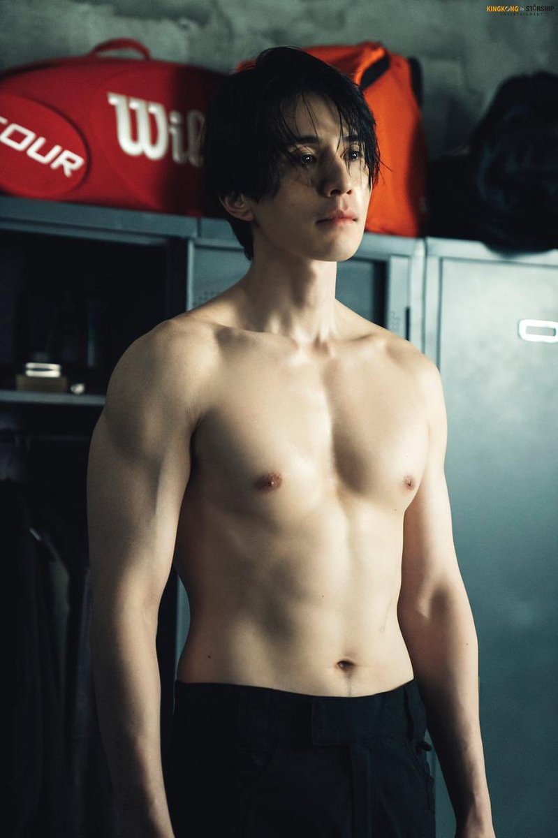vintquexx's tweet photo. Need dongwook to have this body in every drama from now on https://t.co/4hIQKFwl1f