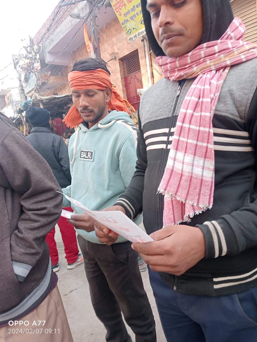 LabourlineDelhi's tweet photo. Awareness Campaign of India Labourline among the construction workers at Mohan Garden Labour Chowk Delhi. https://t.co/0VqiwVX6HG