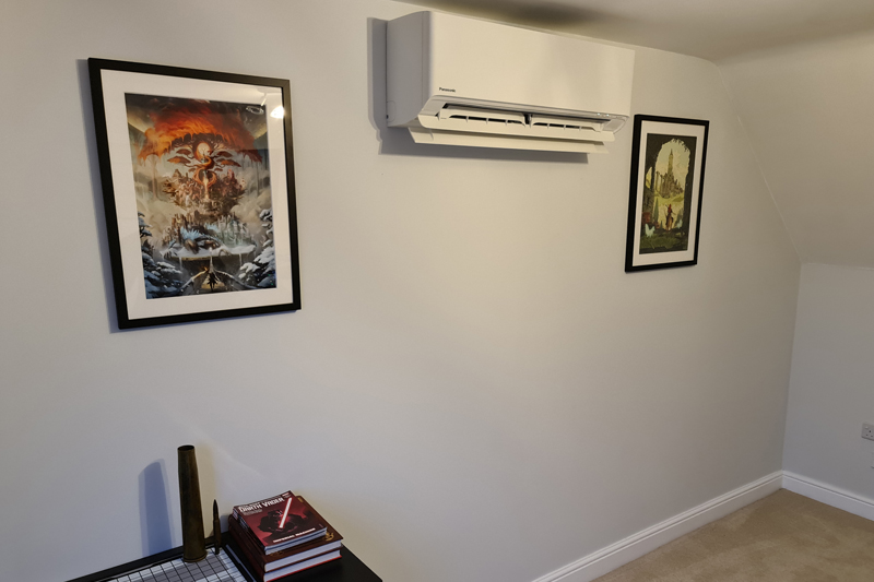 proelectrician's tweet image. Panasonic Enhances Home Extension with Year-Round Comfort

A family home in Northamptonshire utilises Panasonic’s three-way Etherea Multi-split system with nanoeTM X technology

Find out more here - professional-electrician.com/products/panas…

@Panasonic_EN #heatingsolution #heatingandcooling