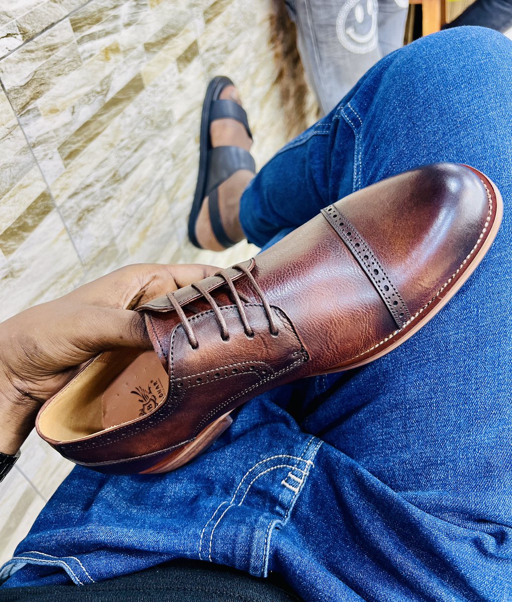 PURE LEATHER SHOES 👞💯✅

DIFFERENT SIZES ARE AVAILABLE 🔥✅

#Price 130,000/=

CALL /WHATSAPP +255(0)620111462
Or HIT OUR DM✅💯

LOCATION: KARIAKOO, DAR ES SALAAM 

NO FREE DELIVERY 💯✅

#fashionblogger_de #fashionstyle #weddingwear