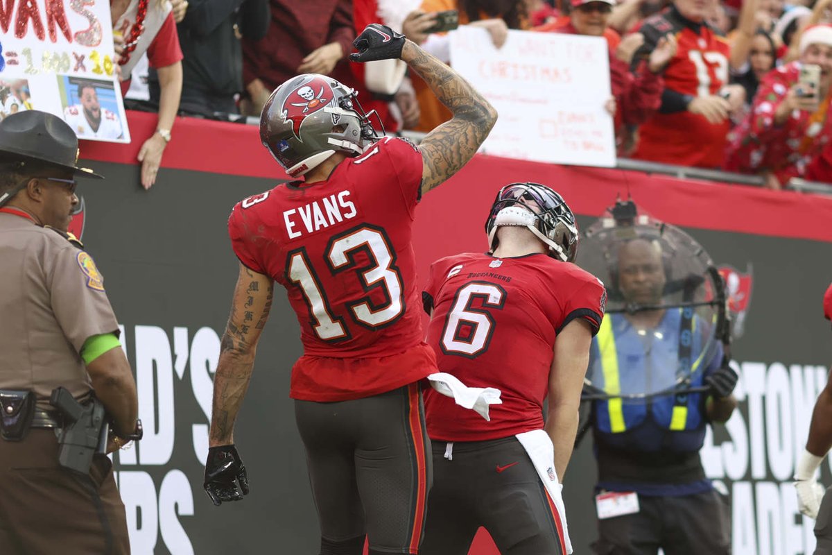 nflrums's tweet photo. Tampa Bay Buccaneers Mike Evans reportedly watching what the team does with Baker Mayfield before committing to resign with the team https://t.co/OiVdXUEkVd