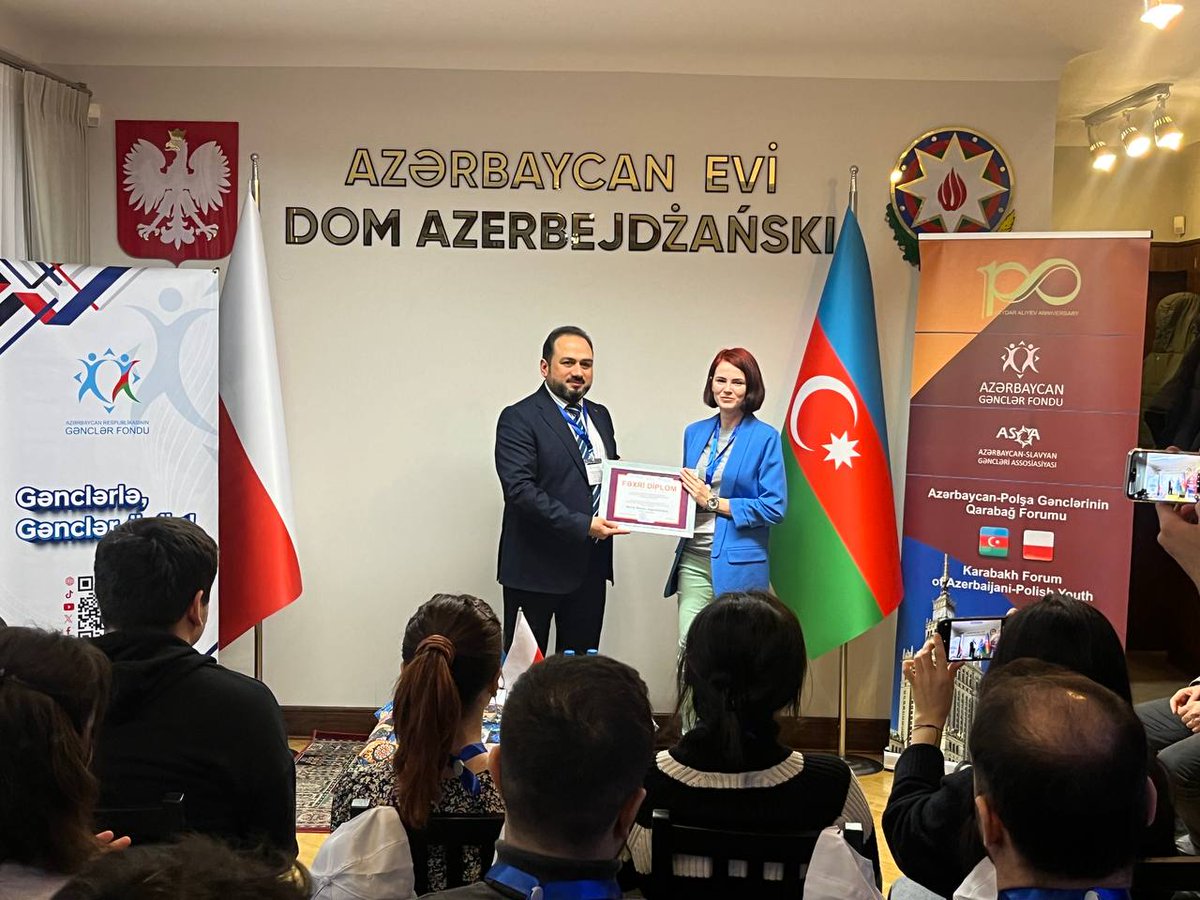 SabuhiABBASOV's tweet image. Əziz dostlar, Varşavada tədbirimiz bitdi. Əməyi, əziyyəti keçən hər kəsə təşəkkür edirəm! 

Varşavada ilk dəfə Azərbaycan-Polşa Gənclərinin Qarabağ Forumu reallaşıb - GƏNCLƏR FONDUNUN DƏSTƏYİ İLƏ

7news.az/az/varsavada-i…

#AzGF #ASGA