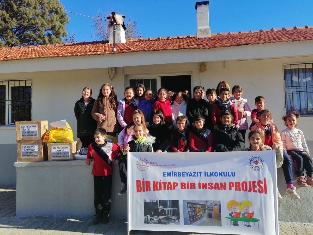 Özellikle kitaba erişim sorunu yaşayan dezavantajlı öğrenciler projenin özel hedef kitlesini oluşturmaktadır.İlçe merkezinde bulunan okullar ile köylerde bulunan okullar eşleştirilerek dezavantajlı öğrencilerin projeden yararlanması amaçlanmıştır. <a href="/idrisakbiyik/">Dr. İdris AKBIYIK</a> <a href="/emrecay55/">Emre ÇAY</a>