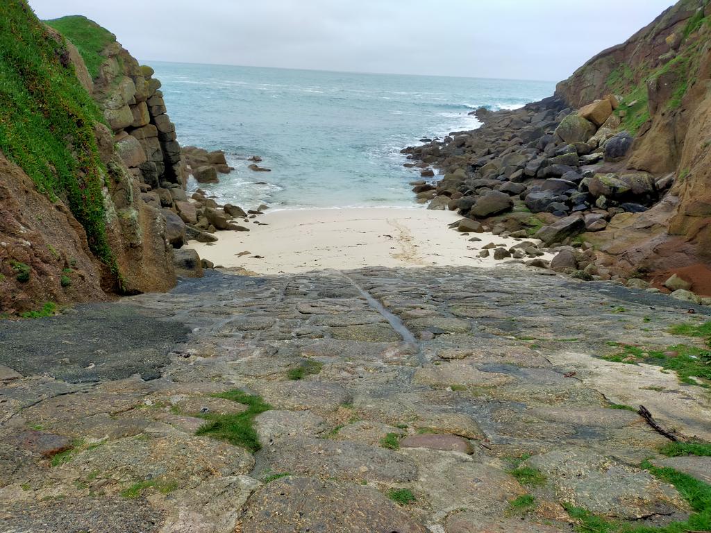 Cornish beauty #Porthgwarra
#Kernow #LoveCornwall
#Wellbeing #Southwestcoastpath