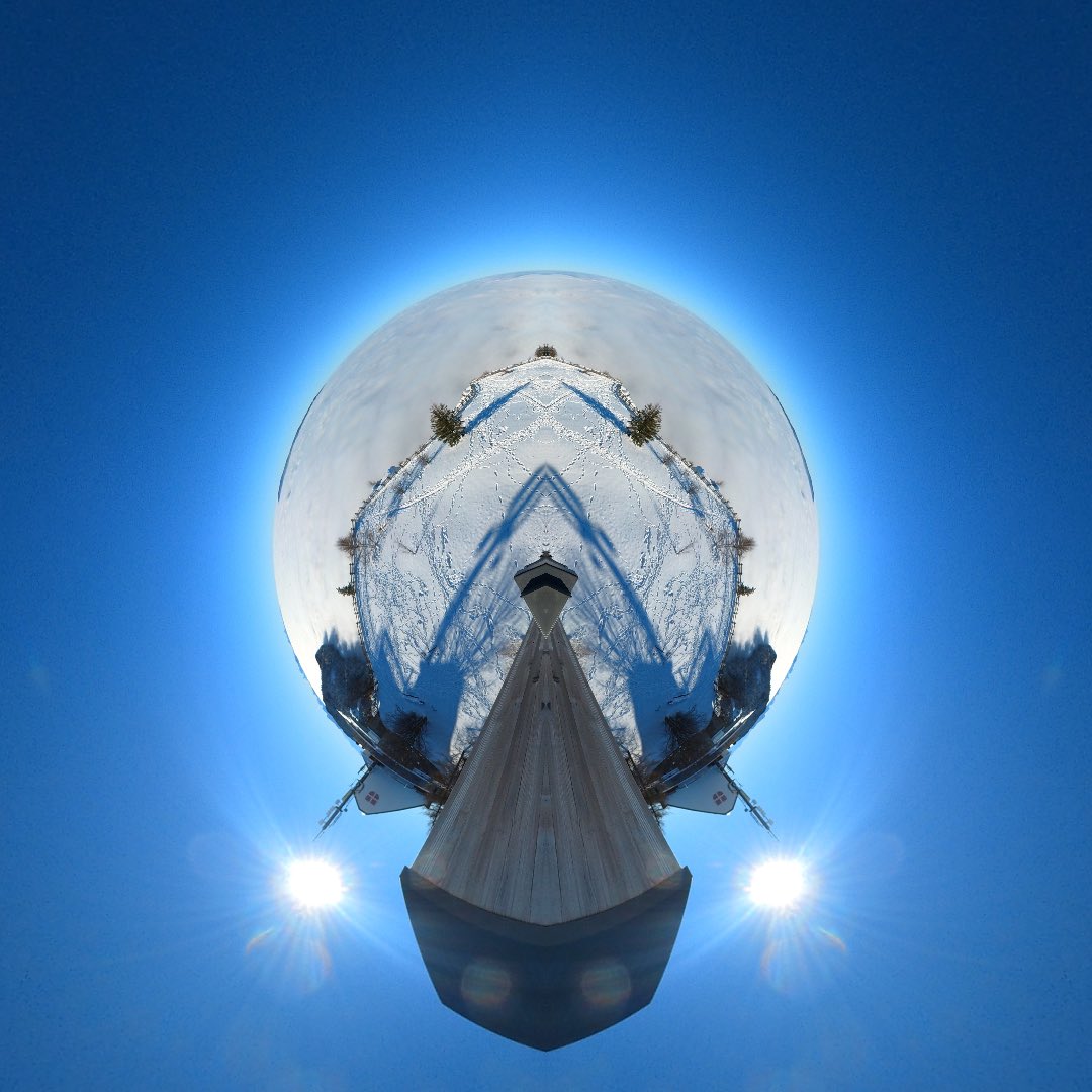 Photo Filter 3 : Mirror Planet 

Even more surprising than the classic Little Planet!

How to make it? m.youtube.com/watch?v=YCczAT…

#reshoot360 #mirrorplanet #littleplanet #tinyplanet  #360photography #360camera #360photo #360video
