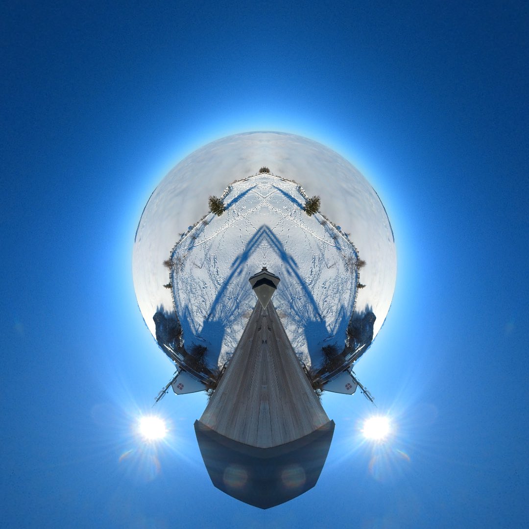 Photo Filter 3 : Mirror Planet Even more surprising than the classic Little Planet! How to make it? m.youtube.com/watch?v=YCczAT… #reshoot360 #mirrorplanet #littleplanet #tinyplanet #360photography #360camera #360photo #360video