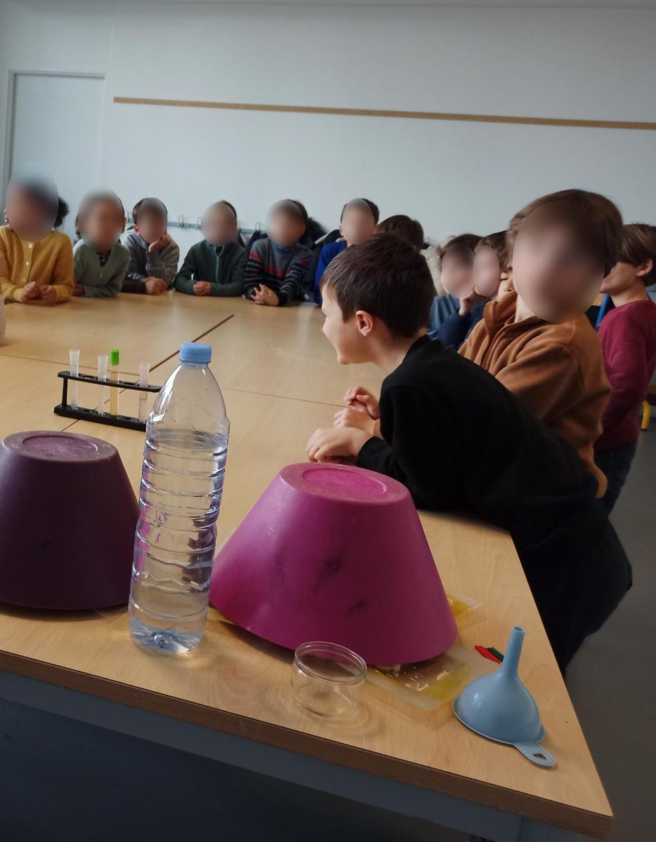 [Récit]#APDNA33 12/02/2024 Nos aventuriers en herbe de l’école primaire Saturne à Blanquefort ont exploré les mystères de la biodiversité et de l’air. La faune et la flore, la préservation de la biodiversité et la respiration n’ont plus de secrets pour eux. #mairiedeblanquefort