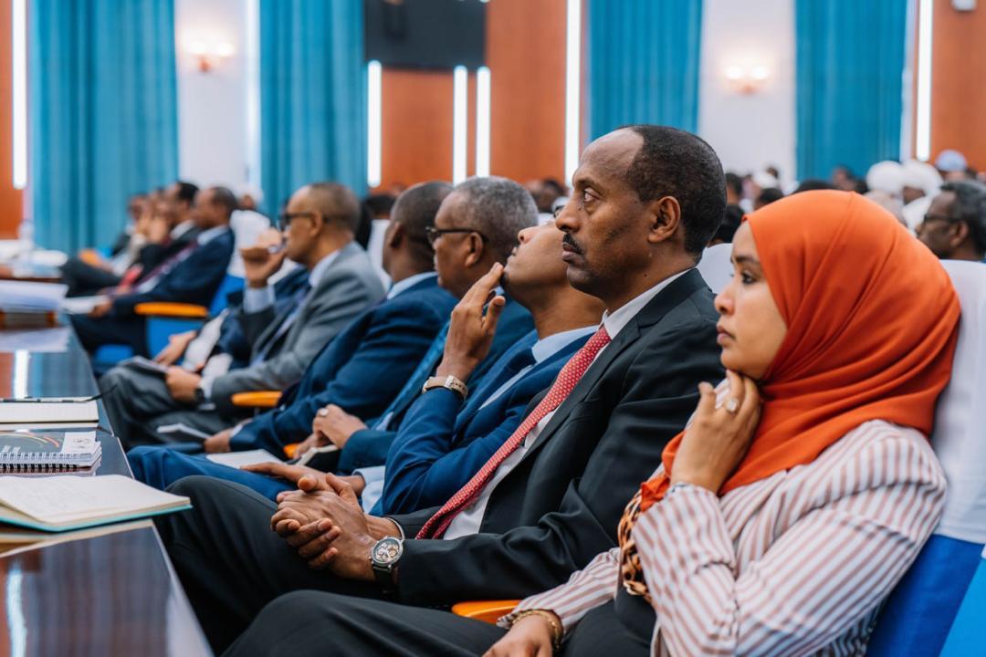 Following region-wide discussions held in the Amhara Region, led by PP Executive Members, I have convened representatives from all zones of the region this morning to address critical current issues facing the region. Providing responses on a number of issues, we have underscored