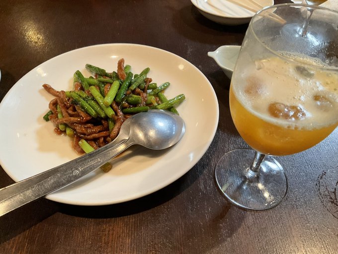 カラーの下書き済んだからメシ食って酒飲んで少し寝よう。外はえらい風だよ。 